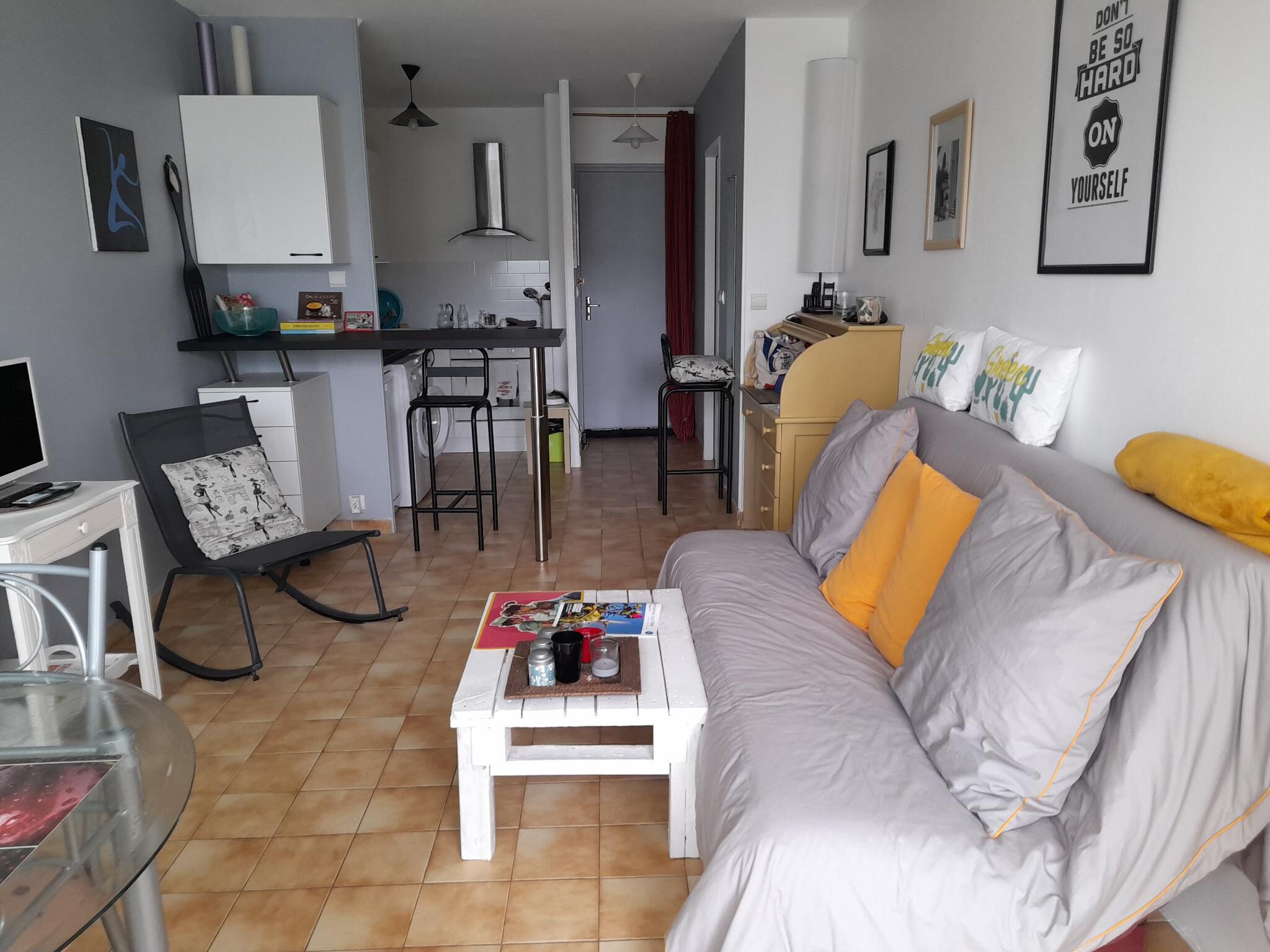 F1 veranda garden in seafront residence