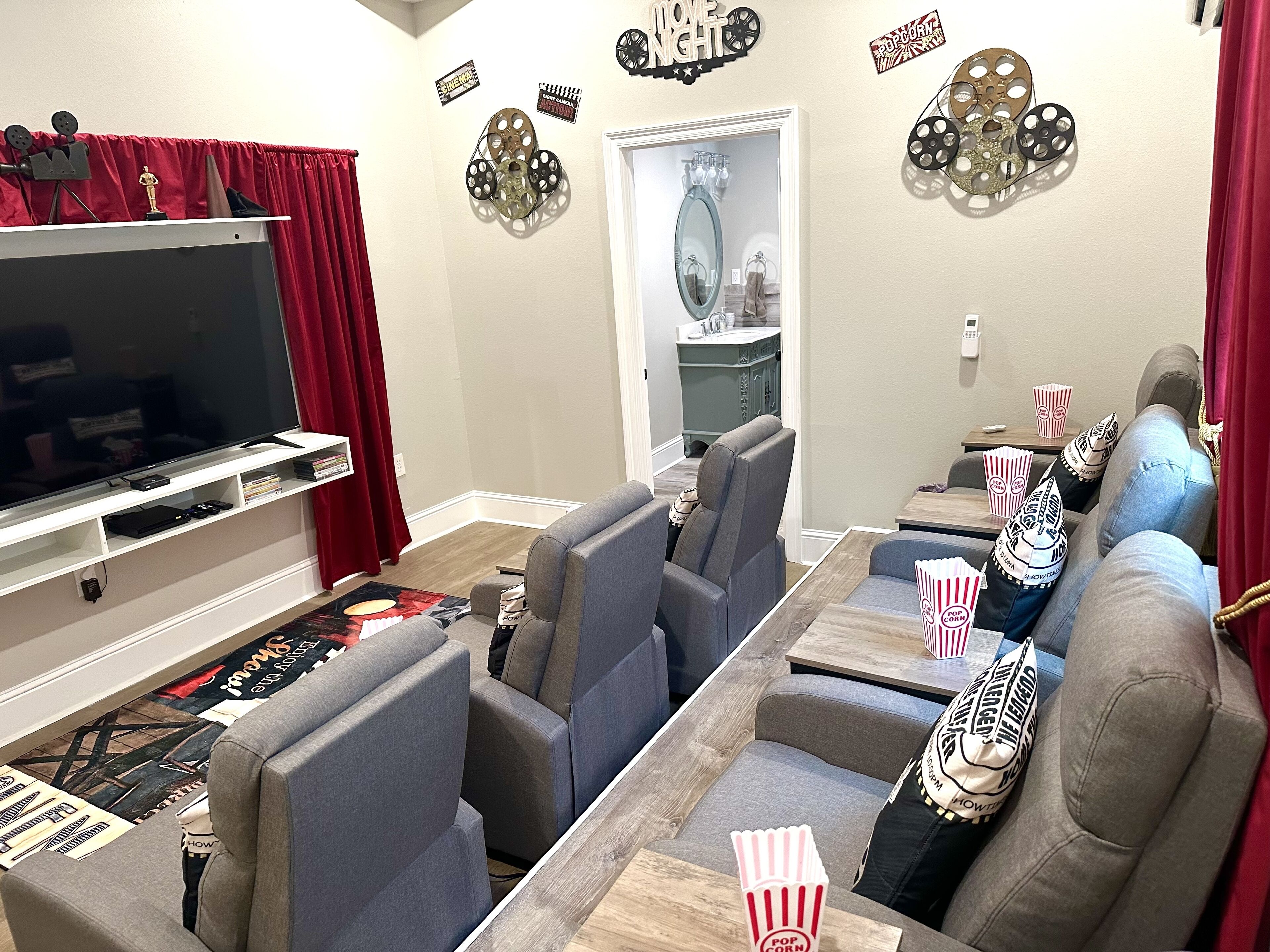 NOLA Escape with Bonus Movie Theater walk to Canal Streetcar 