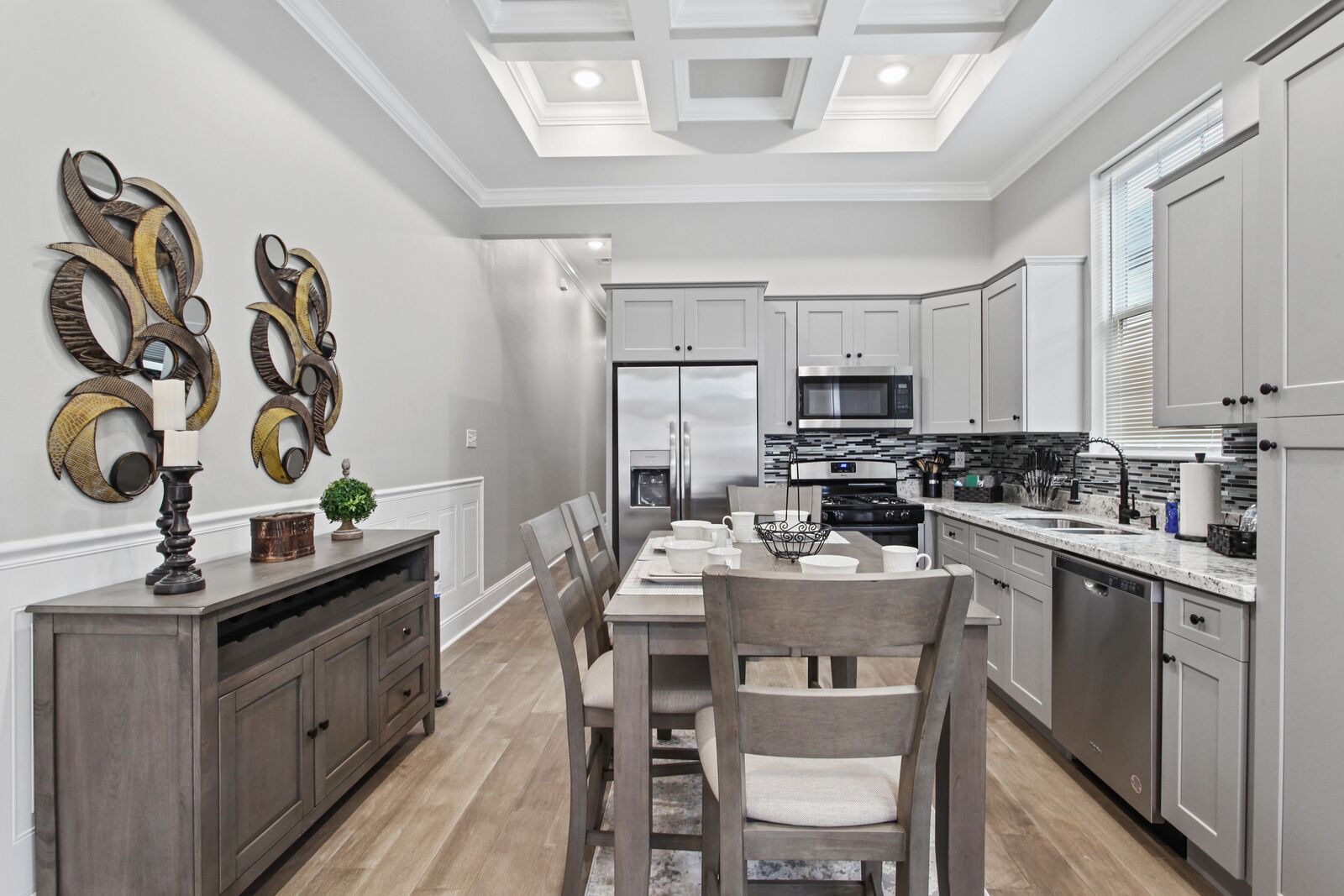 NOLA Escape with Bonus Movie Theater walk to Canal Streetcar 