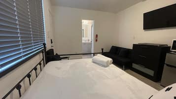 1 bedroom, iron/ironing board, free WiFi, bed sheets