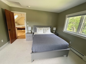 2 bedrooms, desk, iron/ironing board, free WiFi