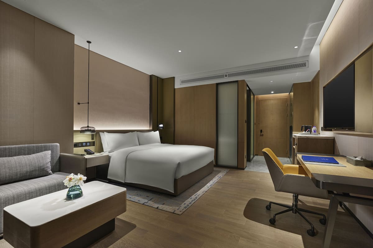 1 bedroom, minibar, in-room safe, individually decorated