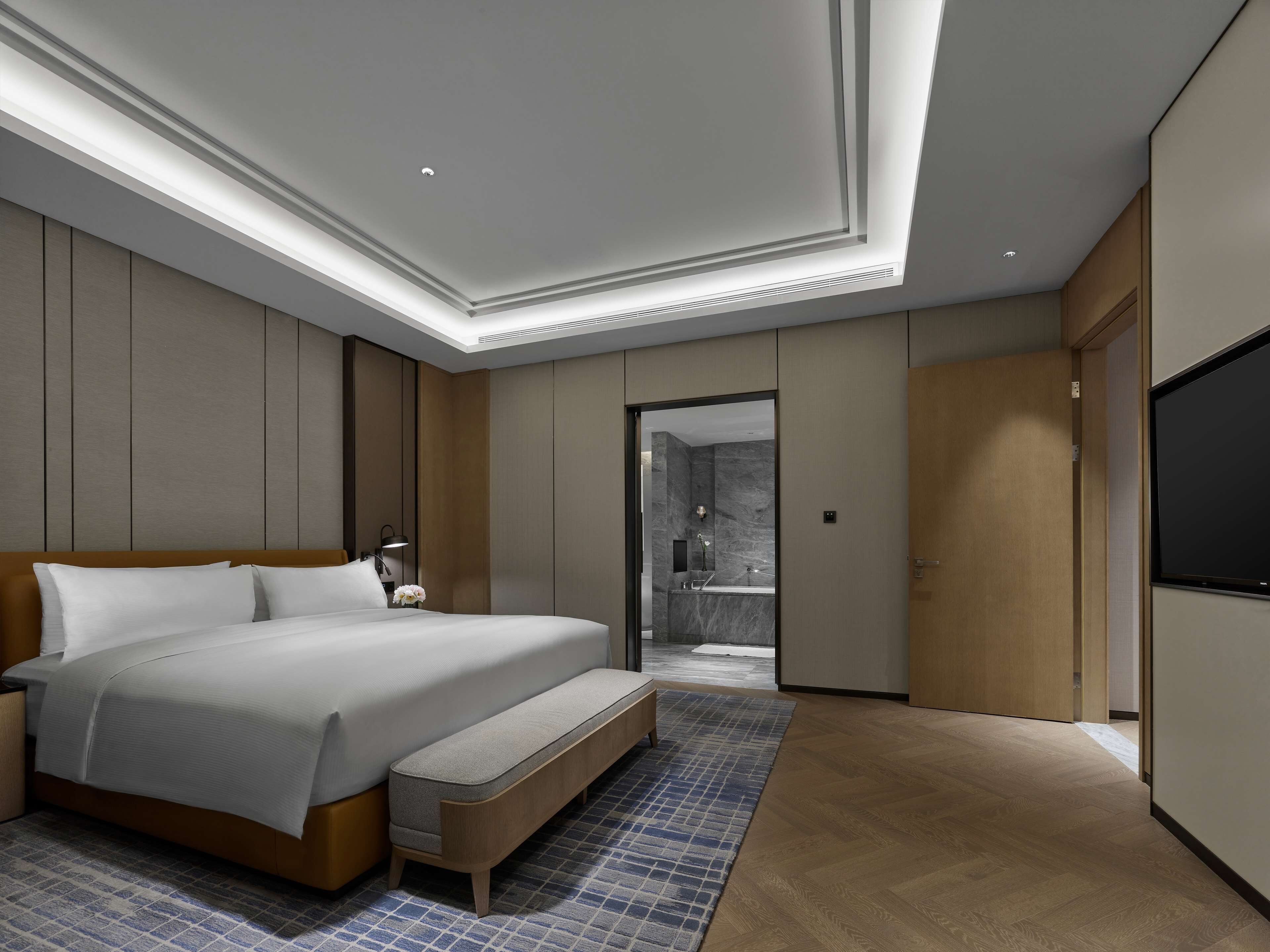 Premium Suite, 1 King Bed