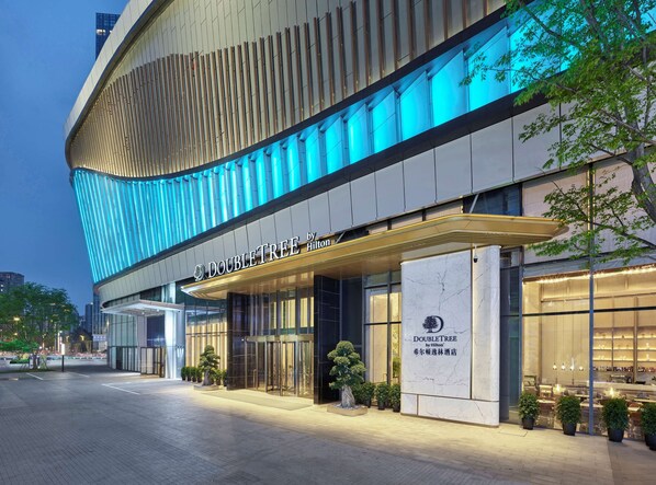 Exterior - DoubleTree by Hilton Chengdu Riverside - Close to Panda Base and Chengdu East Railway (Chengdu)