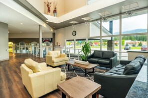 Lobby - Quality Inn & Suites (Clearwater)