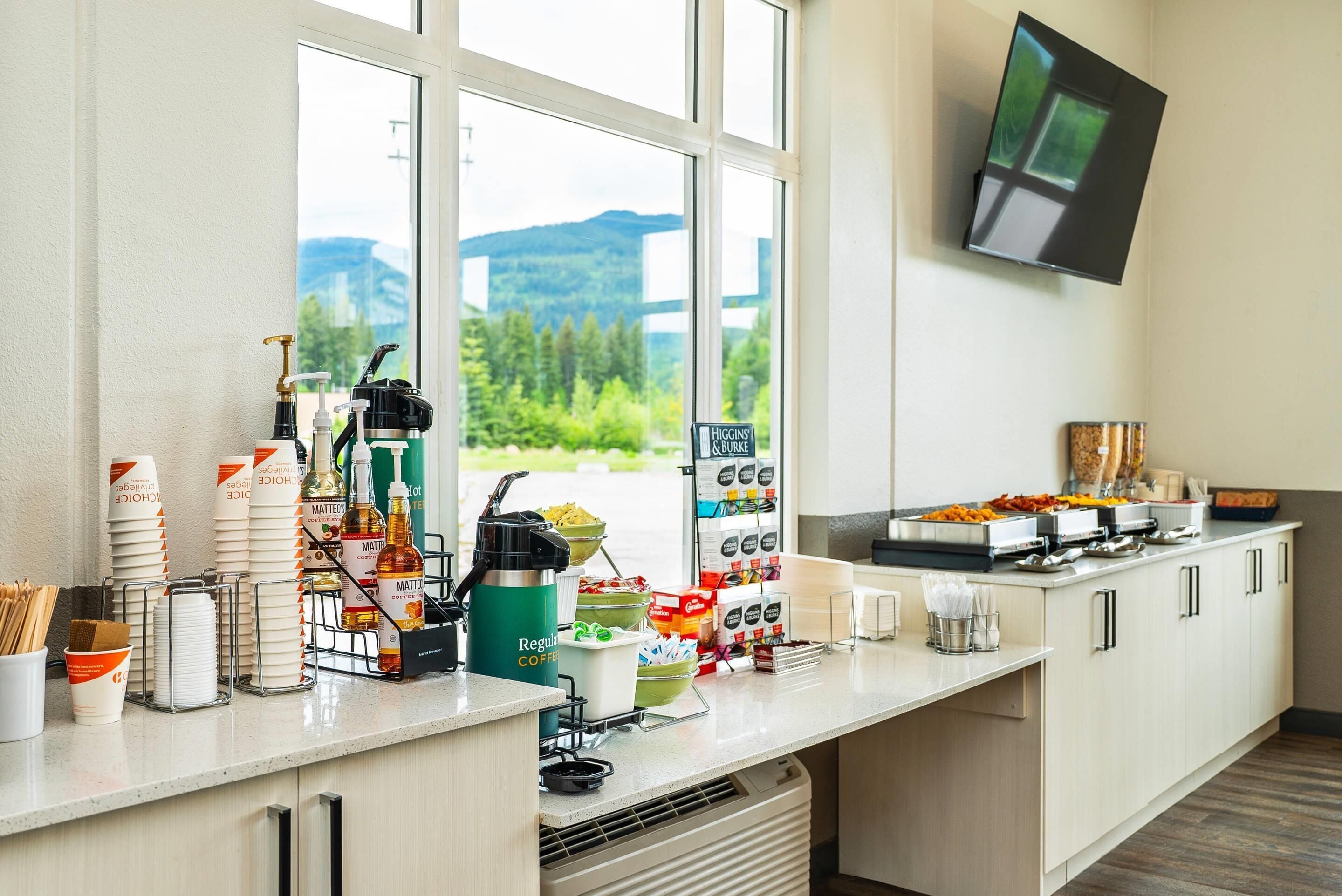 Free daily buffet breakfast 