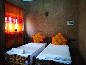 House | 4 bedrooms, iron/ironing board, free WiFi, bed sheets
