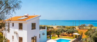 Villa Sunset - Three Bedroom Villa, Sleeps 6
