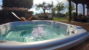 Bañera de hidromasaje exterior