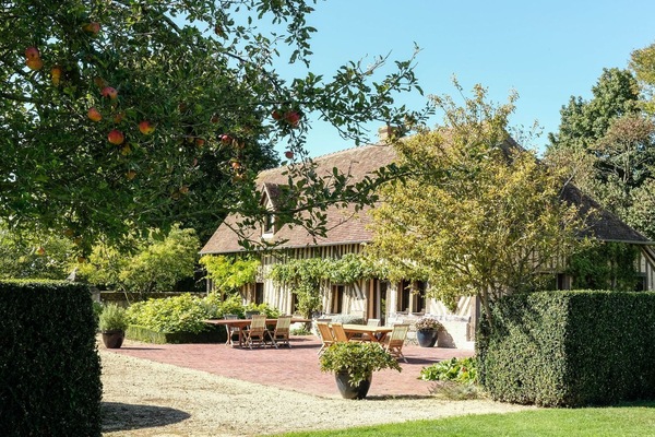 This beautiful property, located in a magnificent farmstead, is fully equipped and ready to receive you #beautiful #farmstead #france #fr #normandy