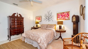 Room - New to the market 3  bedroom 2 bathroom second floor quiet corner of Tuscany (Naples)