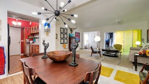Interior - New to the market 3  bedroom 2 bathroom second floor quiet corner of Tuscany (Naples)