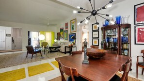 Dining - New to the market 3  bedroom 2 bathroom second floor quiet corner of Tuscany (Naples)