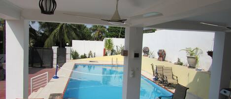 Utomhuspool