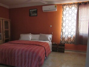2 bedrooms, WiFi - Luxury on the Hill (Accra)