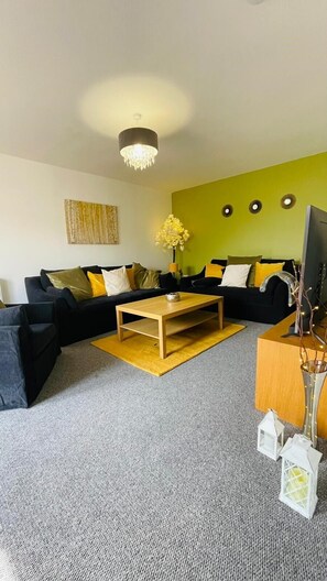 Televisión, libros y estéreo 