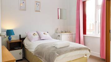 2 habitaciones, decoración personalizada y muebles diferentes