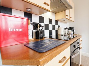 Jääkaappi, astianpesukone, vedenkeitin