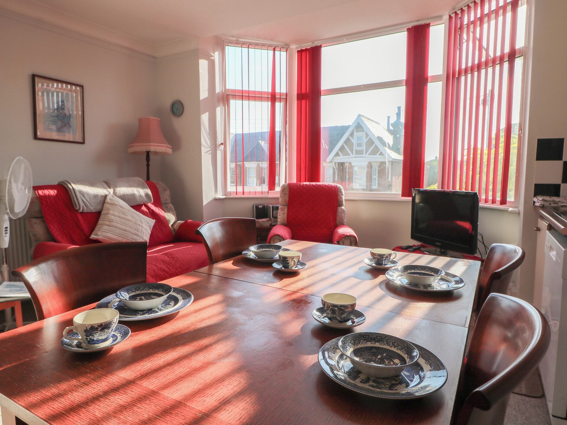 Cottage | Dining