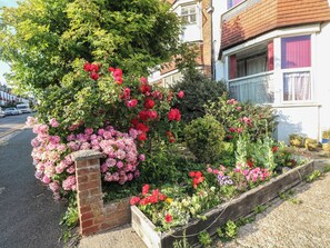 Cottage | Property grounds - Sylvian (Bexhill-on-Sea)