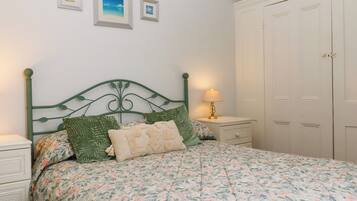2 bedrooms, individually decorated, individually furnished, free WiFi