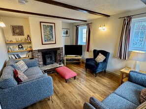 Cottage | Living area