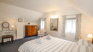 Cottage | 3 bedrooms, individually decorated, individually furnished, free WiFi