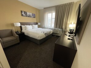 Standard Room, 1 King Bed, Non Smoking | Premium bedding, down comforters, pillowtop beds, desk - Sleep Inn Bronx - Belmont (Bronx)