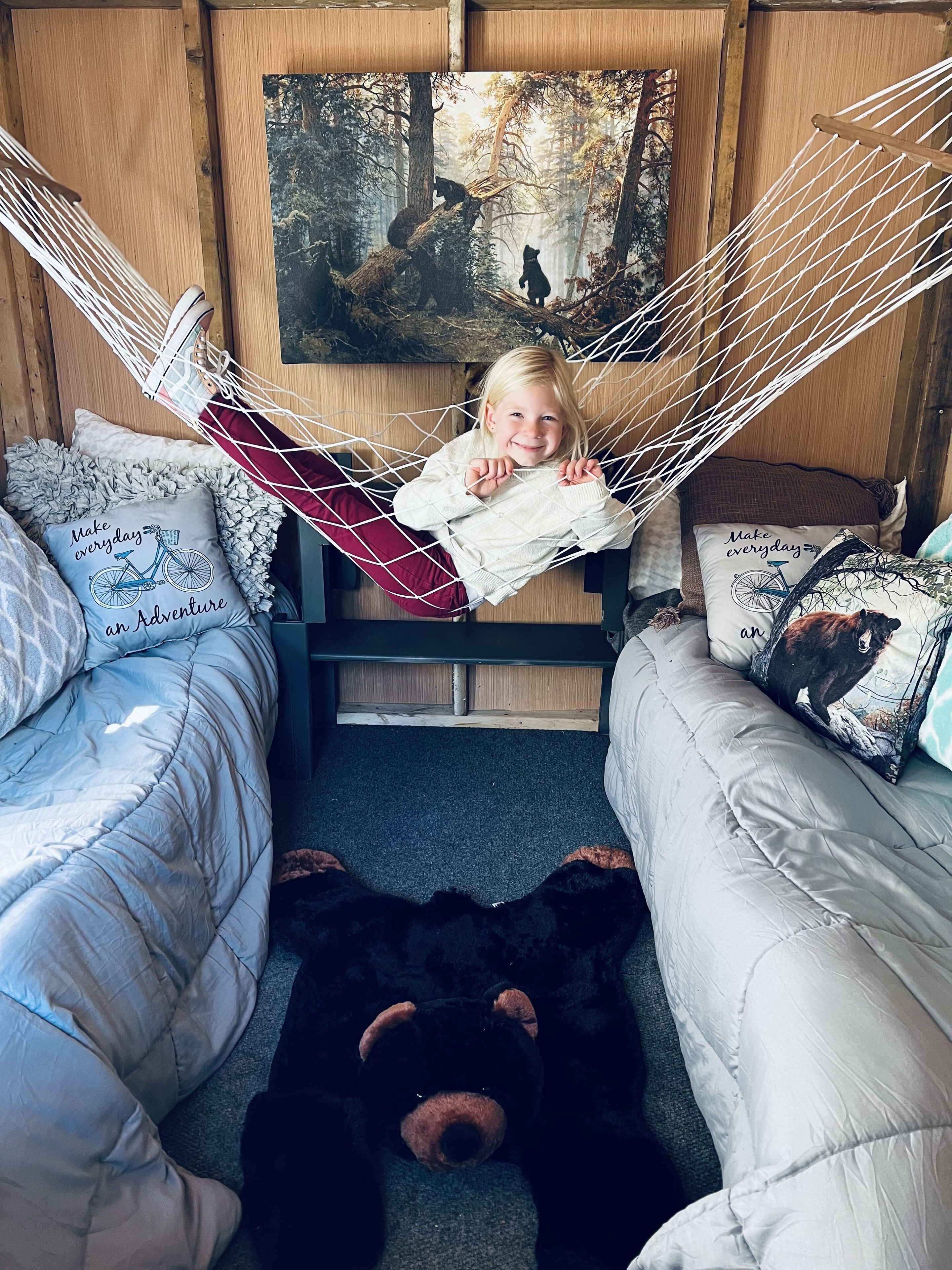 Winter Wonderland - Family Getaway - Pet Friendly TREEHOUSE/Hot Tub/Koi Pond