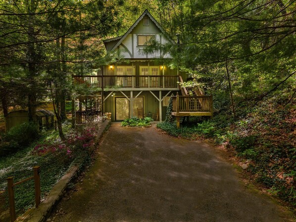 المنشأة من الخارج