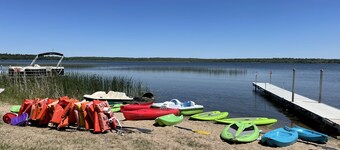 PROMO 20% WEEKLY AND MONTHLY DISC
Charming Lake View Cabin with Resort Amenities