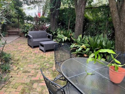 George Baldwin House Garden Apartment