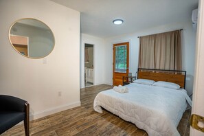 4 bedrooms, WiFi, bed sheets