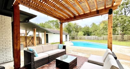 HTX Gateway 4-Bedroom Resort Style Villa w Pool