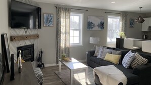 Living area - Sweet Little Suite (Campbellford)