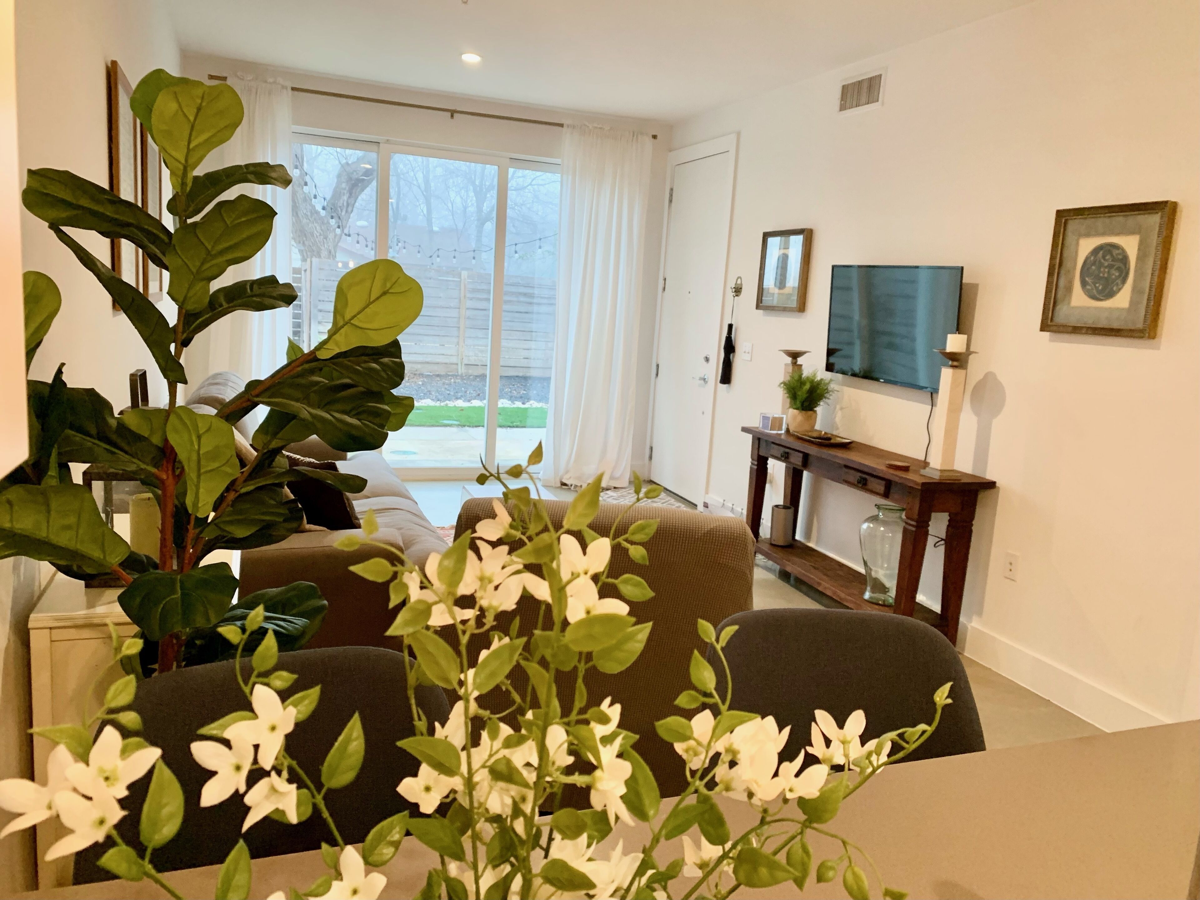 Clean Private Condo w/ yard!