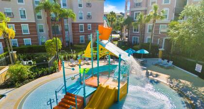 Large Space ★ Heated Pool ★ Close to Universal