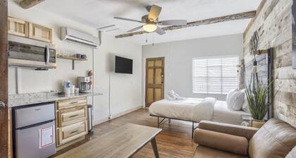 1BD Mnt View Suitehikingdogs Welcome!