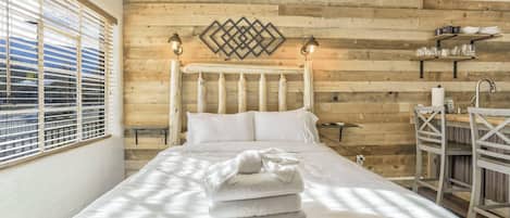 1 bedroom, bed sheets