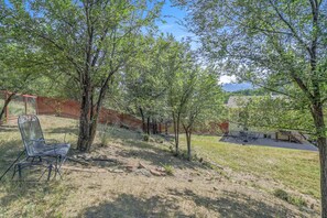 Property grounds - 4brnear Garden Of The Gods With Large Yard (Colorado Springs)