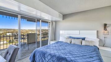 Apartment (1 Bedroom) | 1 bedroom, iron/ironing board, bed sheets