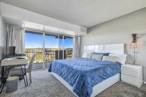 Apartment (1 Bedroom) | 1 bedroom, iron/ironing board, bed sheets - 1BD Luxury Condococktail Loungebeautiful Views (Colorado Springs)