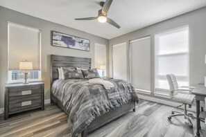 3 slaapkamers, een bureau, een laptopwerkplek