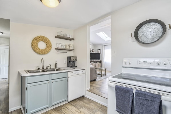 Microwave, oven, stovetop, dishwasher