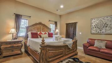 3 bedrooms, laptop workspace, iron/ironing board, bed sheets