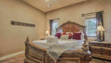 3 bedrooms, laptop workspace, iron/ironing board, bed sheets