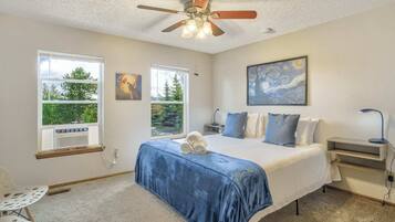 House (3 Bedrooms) | 3 bedrooms, desk, laptop workspace, iron/ironing board