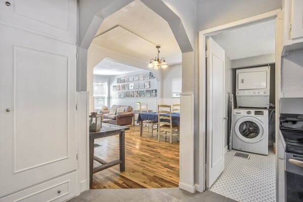 Interior - 3bdcheyenne Mtn Suburbsrestaurants & Hiking (Colorado Springs)