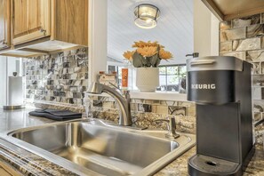 Hus (2 Bedrooms) | Eget kjøkken | Mikrobølgeovn, ovn, kokeplater og oppvaskmaskin