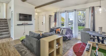 4BR Central Location & Near Parks!